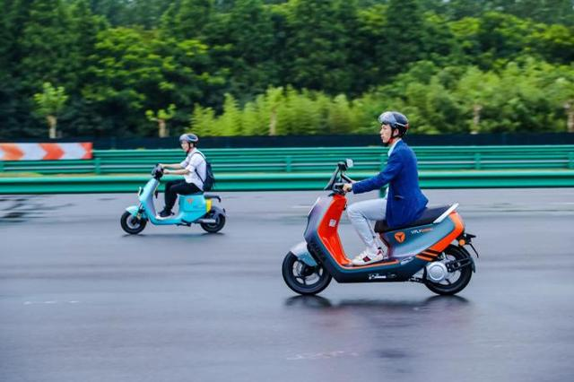 電動車“跑不遠(yuǎn)”需要換電瓶？教你一招，讓電池多用兩年